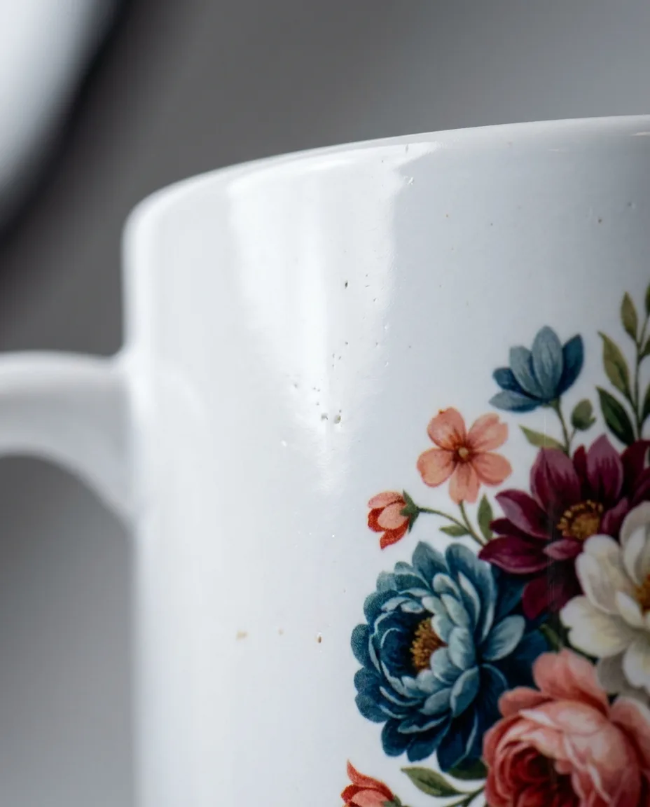 Macro of full-colour sublimation on glossy ceramic